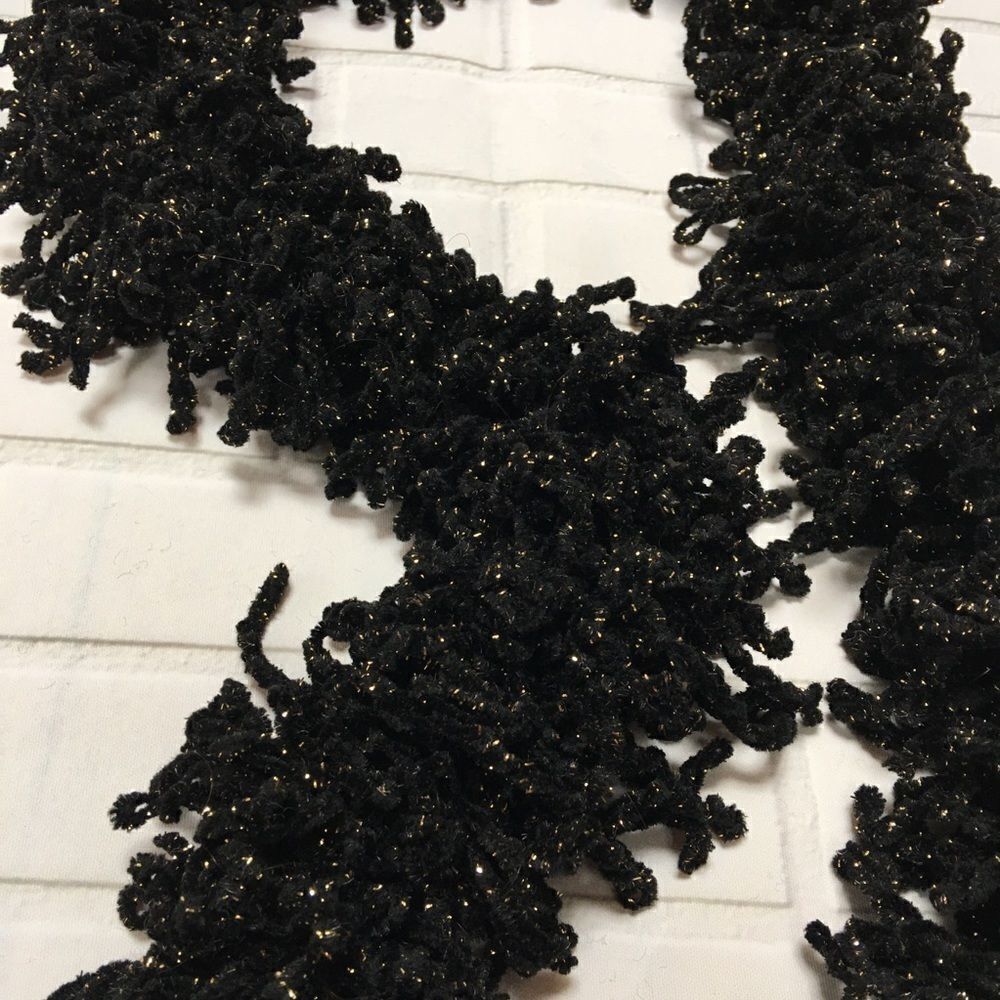 henri bendel scarf. vintage 90s black & metallic gold chenille boa